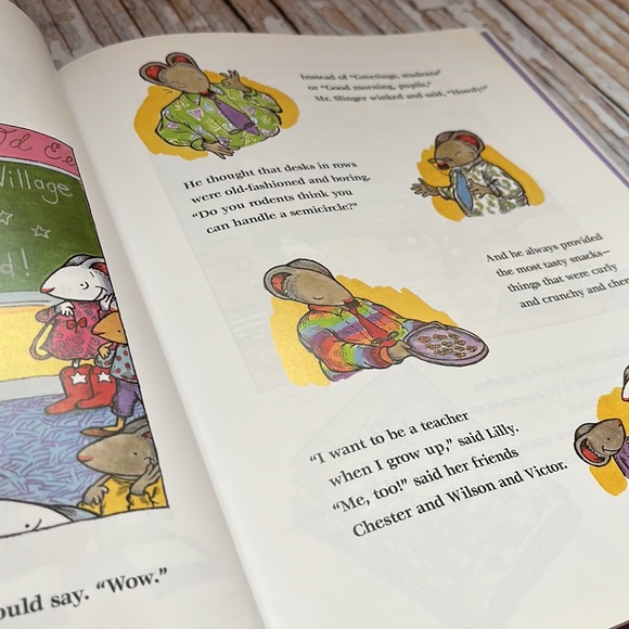 Lilly’s Purple Plastic Purse - Picture 4 of 12